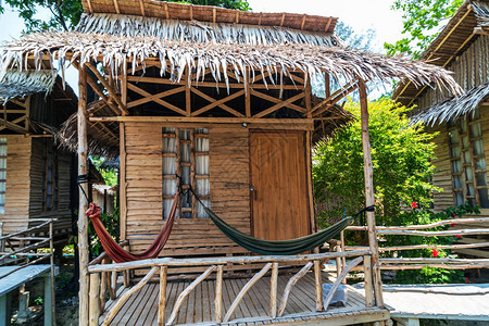 稻草屋顶小屋热带村庄平房度假胜地图片