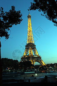 巴黎法国欧洲2015年10月27日秋天晚上图片