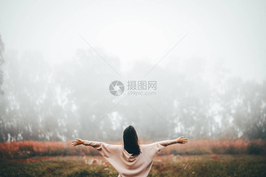 女后视线图片