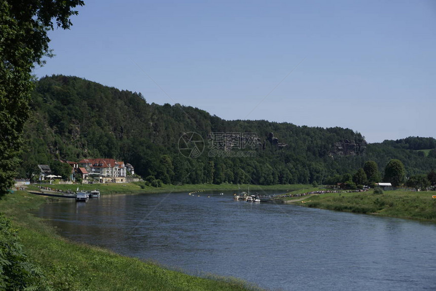 查看KurortRathen与Elbe河在瑞士图片