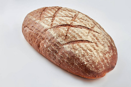 白底面包黑麦面包和面粉阿图片