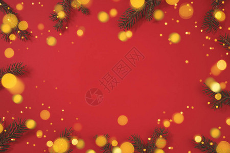 圣诞节背景红底有fir树和闪亮的b图片