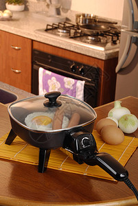 家用厨房设备电动多功能锅图片