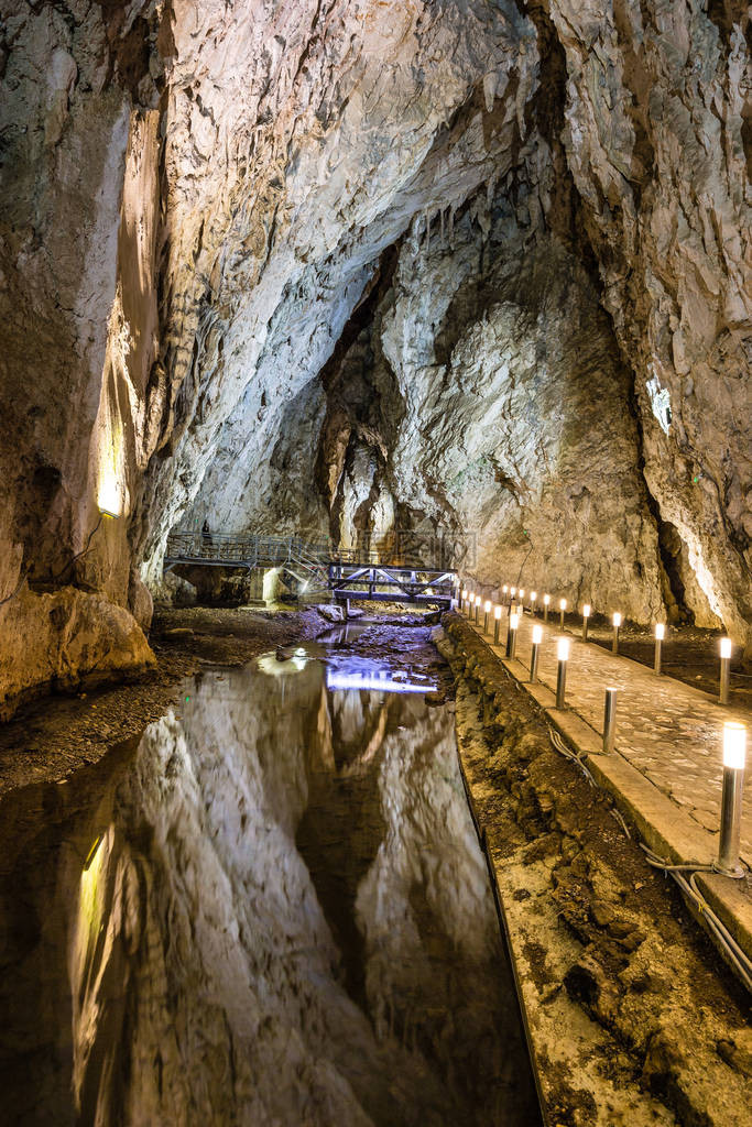 Stopica洞穴图片