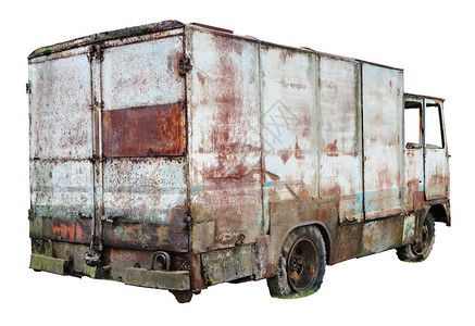 用于运输农产品和面包的腐朽生锈的无名面包车扔在森林里在白色图片