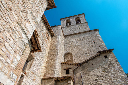 美丽的中世纪街道和Umbrian镇意大利图片