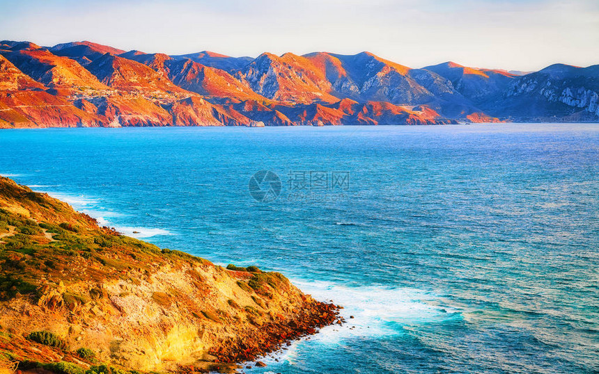 意大利撒丁岛CarboniaIglesias的Portoscuso和地中海沿岸的景观撒丁岛的风景图片