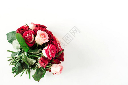 白背景的粉红玫瑰花束节日情人节礼物请图片