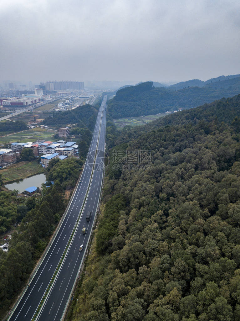 广西南宁市郊区高速公路空中摄影业10月2图片