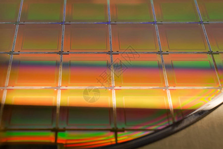 关闭带有微芯片的硅晶片晶片是半导体材料的薄片图片