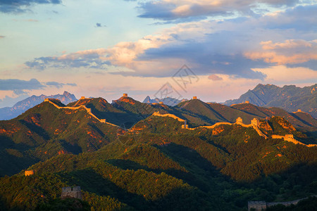 傍晚的长城美丽的夕阳图片