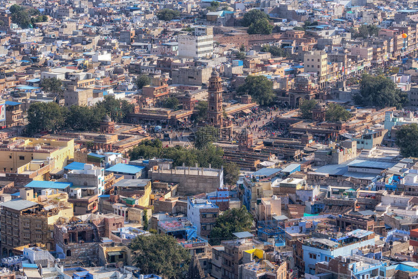 Jodhpur市沙达市场和印度乔德普尔Mehrangarh堡顶端的ghantag图片