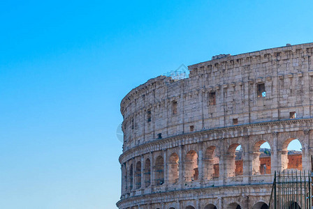 意大利罗马的斗兽场古罗马斗兽场是欧洲的主要旅游景点之一人们参观罗马中心著名的斗兽场夏季罗马斗兽背景图片