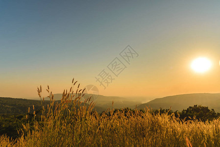 日落时的山丘风景山谷自然户外背景图片