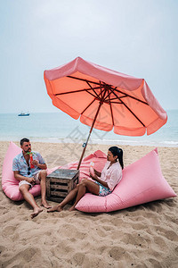 泰国芭堤雅图海滩背景图片