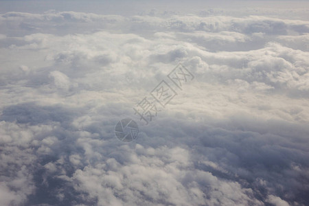 空中天空和云层背景从图片