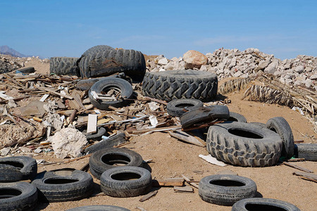 垃圾填埋旧轮胎和建筑废物环境图片