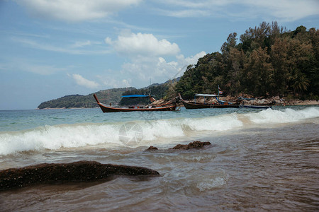 渔船在海湾泰国图片