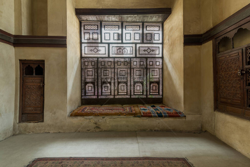 历史悠久的奥斯曼时代ElSehemy房屋的大厅图片