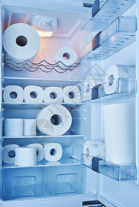 装满卫生纸的冰箱COVID19冠状传播和检疫期间所有恐慌图片