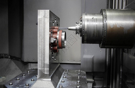 CNC机器钻孔金属加工图片