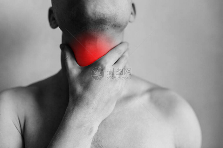 脊椎和喉咙受伤工作疲劳受伤地区干净背景的图像颈部擦图片