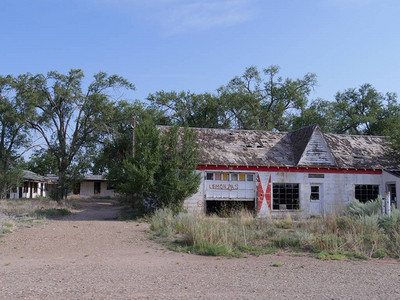 格伦里奥幽灵镇是美国鬼城之一在新墨西哥州和得克萨斯州交界的图片