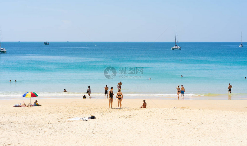 普吉岛海滩在夏天图片