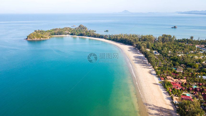 泰国克拉比省南部Lanta岛KlongDao海滩的陆地景观无人驾驶飞机游客上下潜观图片