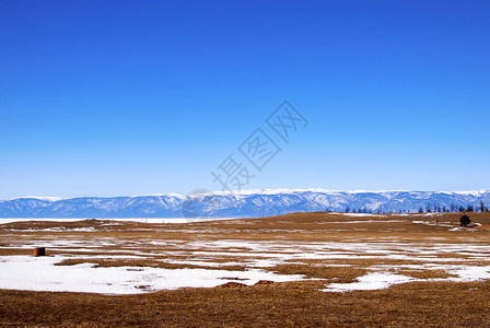 在奥尔洪岛的雪景之后图片