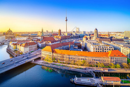 在柏林市中心的全景背景图片