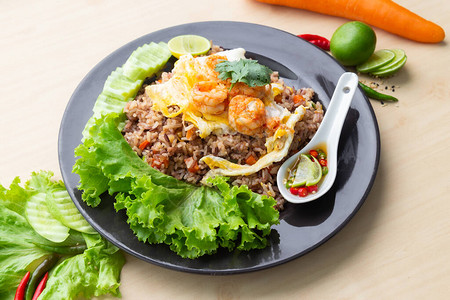 以泰国语制作并服务于一份工作低卡路里健康食品等活动图片