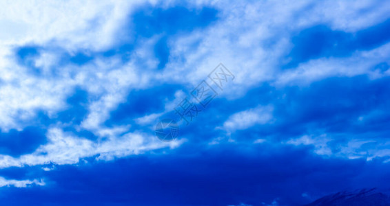 天空和云彩蓝天和云彩图片