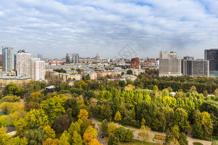 美丽的莫斯科城市景观可欣赏城市公园的图片
