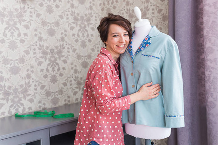 纺织业务零售企业家时装设计师设计新零售服装系列图片