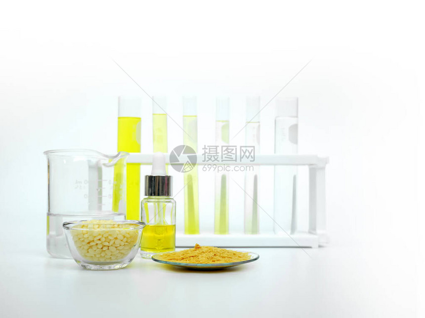 白色实验室桌上的化学成分巴西棕榈蜡片SP200小烛树蜡SP75氯化图片