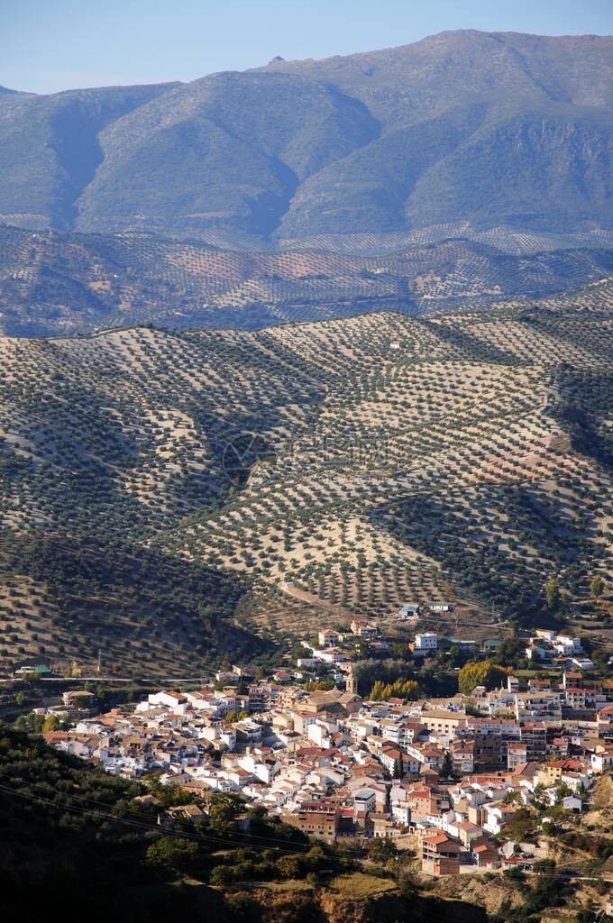 西班牙安达卢西亚格拉纳达省Algarinejo的白洗村庄puebloblanco图片