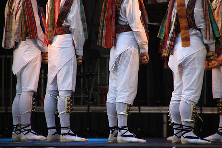 传统巴斯克舞蹈背景图片