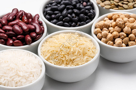 大米和豆类成分特写图片