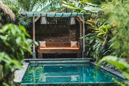 巴厘岛住宅的小型私人游泳池图片