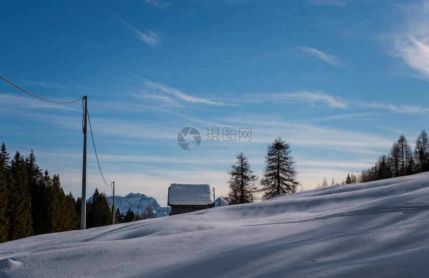 从克鲁兹堡滑雪山坡到多洛米特人Sextner图片