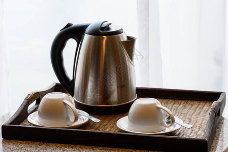 酒店房间电热水壶和咖啡杯套装陶瓷杯套装图片