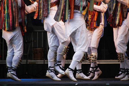 传统巴斯克舞蹈背景图片