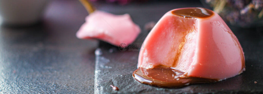 甜点pannacotta莓奶油果冻图片