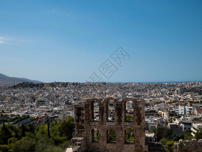欧洲希腊雅典市和雅典市在亚特罗波利斯的HerodesAtticus背景图片