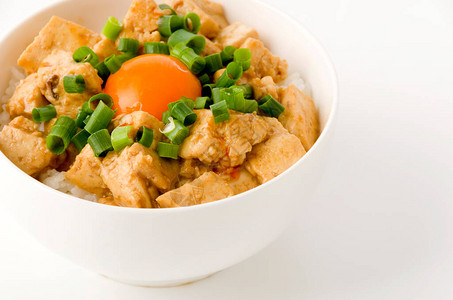 美味和辣炒豆腐碗日本健图片