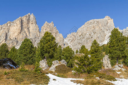 多洛米特人是意大利东北部南蒂罗尔山区特殊地质形态的山脉图片