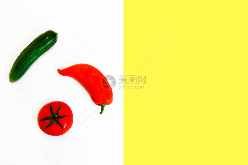 新鲜蔬菜红番茄青椒青黄瓜图片