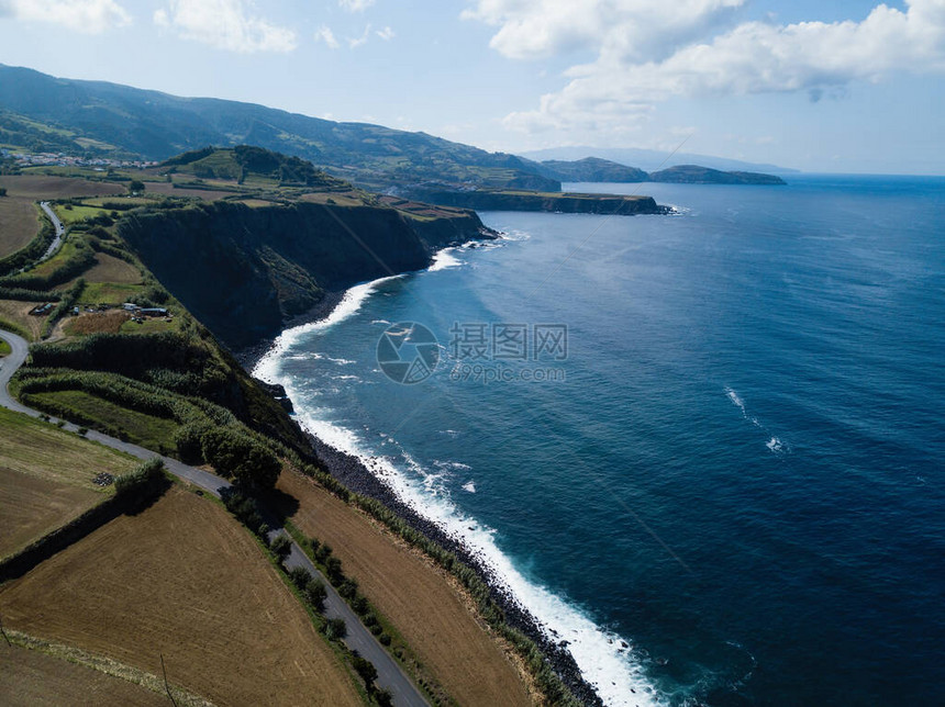 圣米格尔岛海岸的顶端景色图片