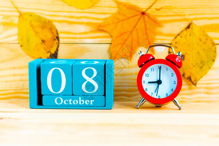 10月8日蓝色的立方日历月日期和闹钟图片